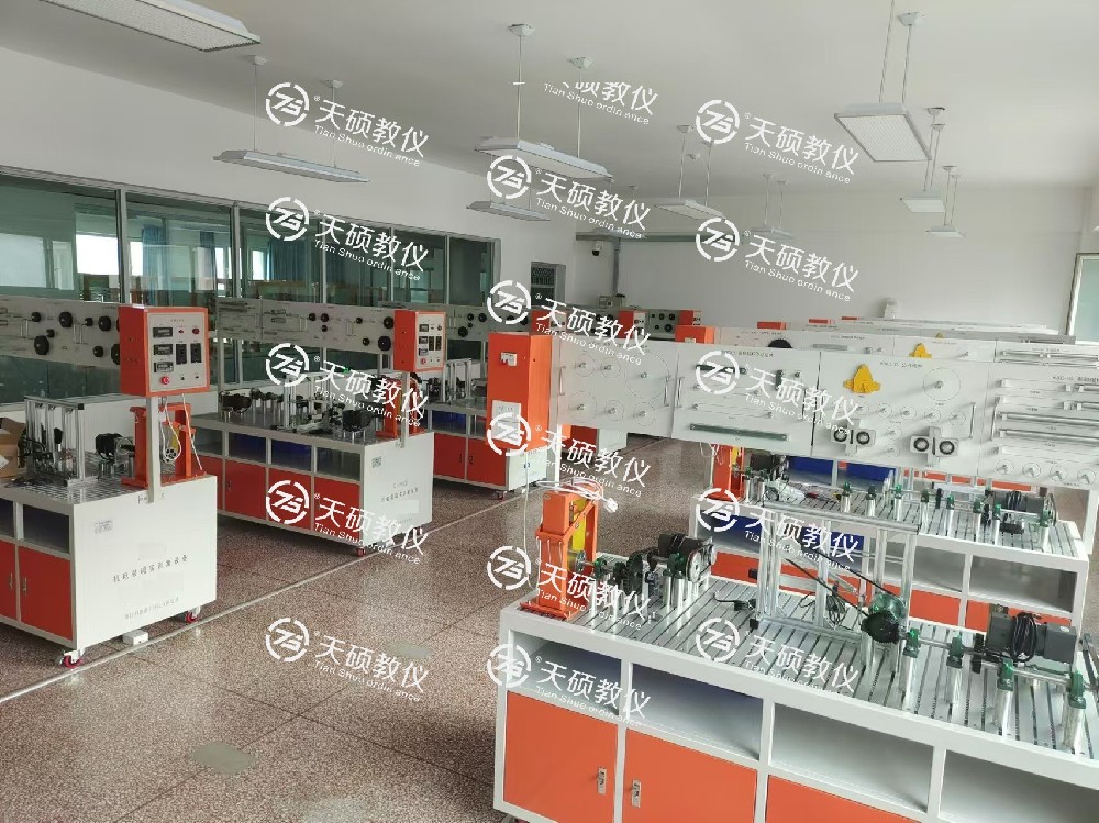 烏魯木齊技師學(xué)院 電氣工程及機(jī)電裝調(diào)實(shí)訓(xùn)室設(shè)備采購(gòu)項(xiàng)目  順利安裝、調(diào)試、培訓(xùn)、驗(yàn)收通過(guò)！